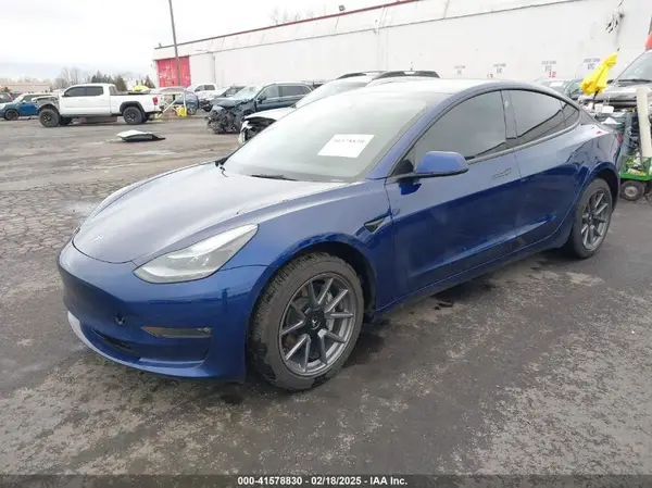 5YJ3E1EB8NF136660 2022 TESLA MODEL 3 - Image 2