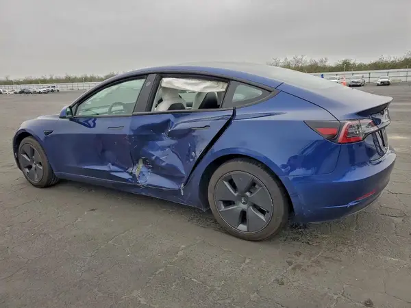 5YJ3E1EB8NF137498 2022 TESLA MODEL 3 - Image 2