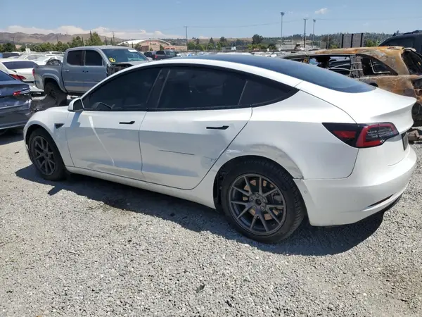 5YJ3E1EB8NF159288 2022 TESLA MODEL 3 - Image 2