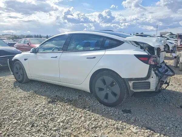 5YJ3E1EB8NF169528 2022 TESLA MODEL 3 - Image 2