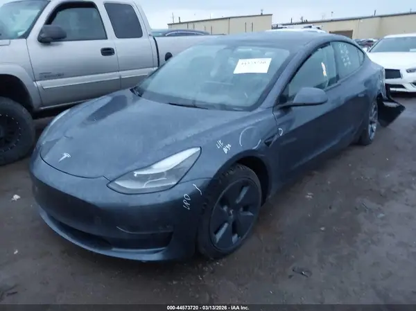 5YJ3E1EB8NF180187 2022 TESLA MODEL 3 - Image 2