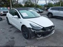 5YJ3E1EB8NF181338 2022 TESLA MODEL 3