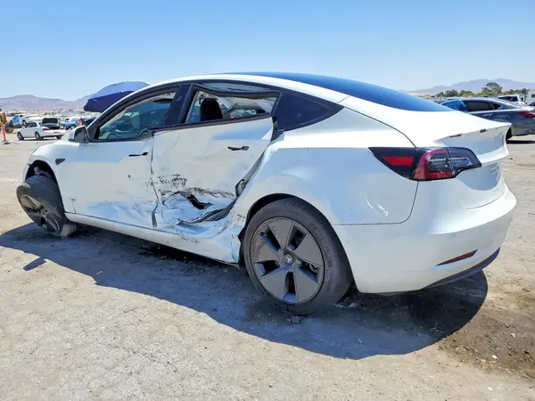 5YJ3E1EB8NF183946 2022 TESLA MODEL 3 - Image 2