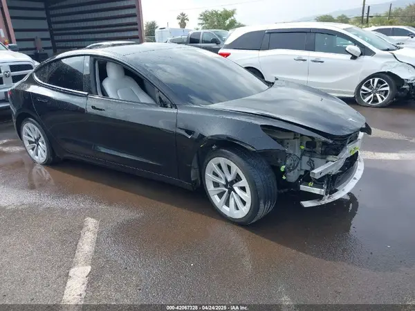 5YJ3E1EB8NF197023 2022 TESLA MODEL 3 - Image 1