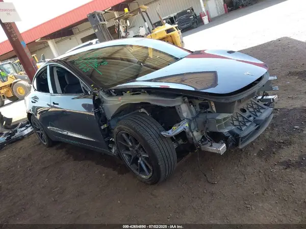 5YJ3E1EB8NF201748 2022 TESLA MODEL 3 - Image 1
