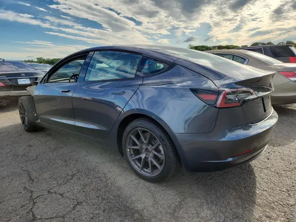 5YJ3E1EB8NF202642 2022 TESLA MODEL 3 - Image 2
