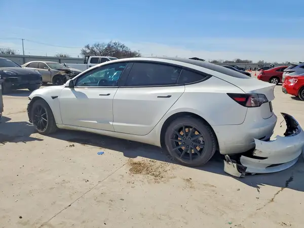 5YJ3E1EB8NF206075 2022 TESLA MODEL 3 - Image 2