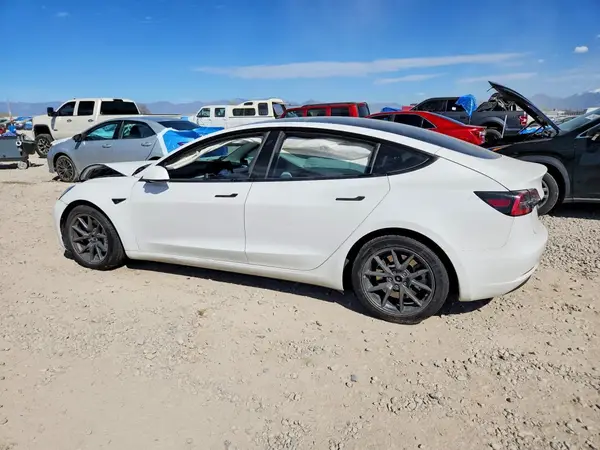 5YJ3E1EB8NF233499 2022 TESLA MODEL 3 - Image 2