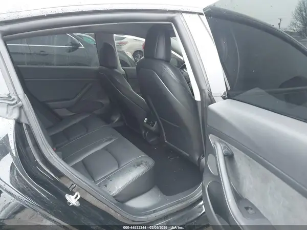 5YJ3E1EB8NF233647 2022 TESLA MODEL 3 - Image 8