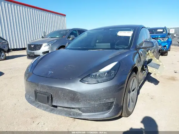 5YJ3E1EB8NF237276 2022 TESLA MODEL 3 - Image 2