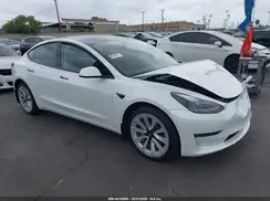 5YJ3E1EB8NF238329 2022 TESLA MODEL 3