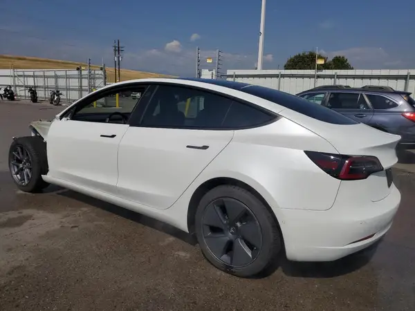 5YJ3E1EB8NF239710 2022 TESLA MODEL 3 - Image 2