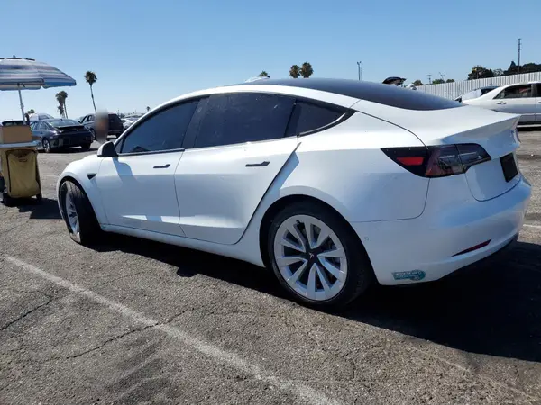 5YJ3E1EB8NF244924 2022 TESLA MODEL 3 - Image 2