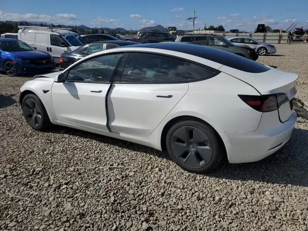 5YJ3E1EB8NF245376 2022 TESLA MODEL 3 - Image 2