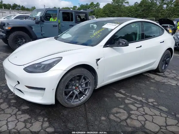 5YJ3E1EB8NF247631 2022 TESLA MODEL 3 - Image 2