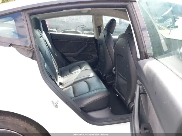5YJ3E1EB8NF247631 2022 TESLA MODEL 3 - Image 8