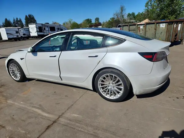 5YJ3E1EB8NF250383 2022 TESLA MODEL 3 - Image 2