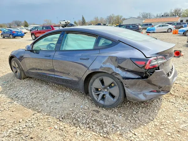 5YJ3E1EB8NF250996 2022 TESLA MODEL 3 - Image 2