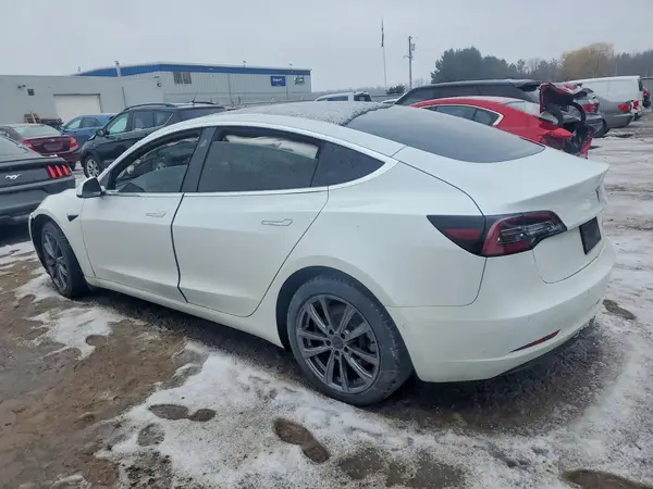 5YJ3E1EB8NF255356 2022 TESLA MODEL 3 - Image 2