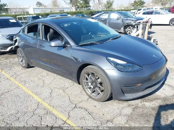 5YJ3E1EB8NF256829 2022 TESLA MODEL 3 - Image 1