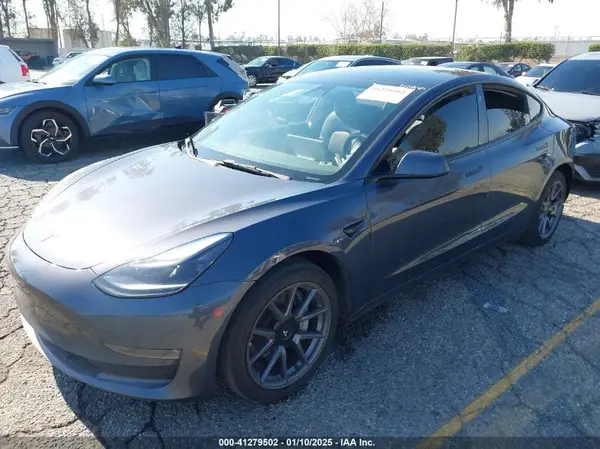 5YJ3E1EB8NF256829 2022 TESLA MODEL 3 - Image 2
