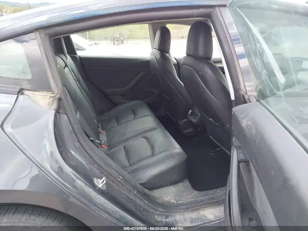 5YJ3E1EB8NF260458 2022 TESLA MODEL 3 - Image 8