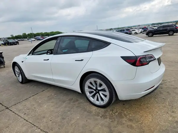 5YJ3E1EB8NF270259 2022 TESLA MODEL 3 - Image 2