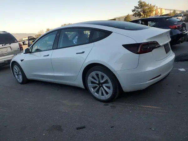 5YJ3E1EB8NF272769 2022 TESLA MODEL 3 - Image 2