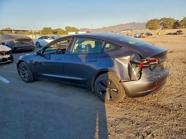 5YJ3E1EB8NF276806 2022 TESLA MODEL 3 - Image 2