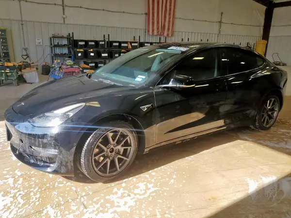 5YJ3E1EB8NF285716 2022 TESLA MODEL 3 - Image 1