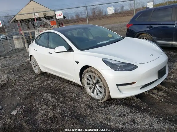 5YJ3E1EB8NF288938 2022 TESLA MODEL 3 - Image 1