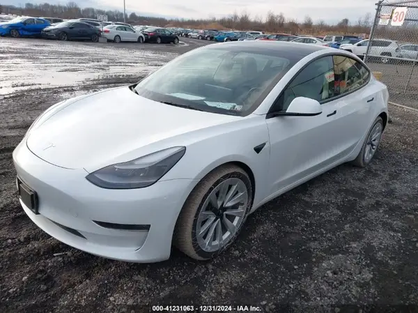 5YJ3E1EB8NF288938 2022 TESLA MODEL 3 - Image 2