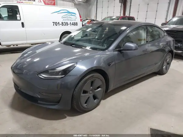 5YJ3E1EB8NF289538 2022 TESLA MODEL 3 - Image 2