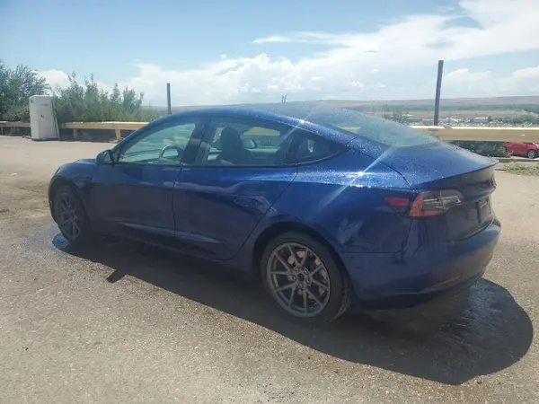 5YJ3E1EB8NF290835 2022 TESLA MODEL 3 - Image 2