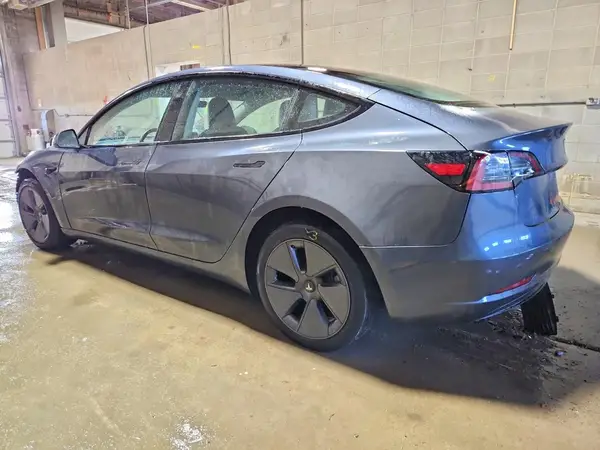 5YJ3E1EB8NF290981 2022 TESLA MODEL 3 - Image 2