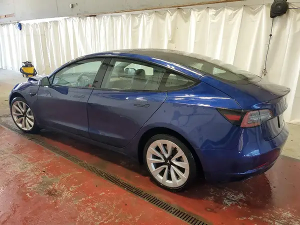 5YJ3E1EB8NF305110 2022 TESLA MODEL 3 - Image 2