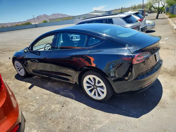 5YJ3E1EB8NF305124 2022 TESLA MODEL 3 - Image 2