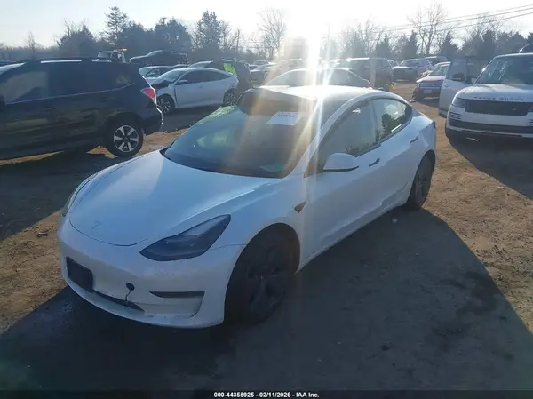 5YJ3E1EB8NF317564 2022 TESLA MODEL 3 - Image 2