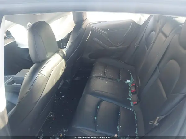5YJ3E1EB8NF317564 2022 TESLA MODEL 3 - Image 8