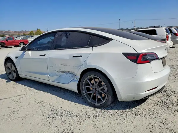 5YJ3E1EB8NF317869 2022 TESLA MODEL 3 - Image 2