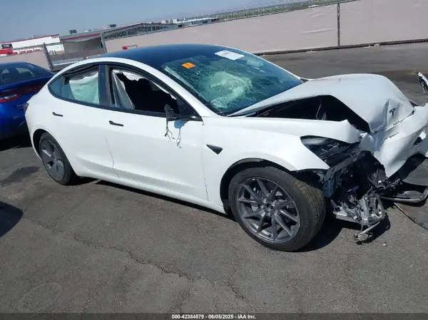5YJ3E1EB8NF318584 2022 TESLA MODEL 3 - Image 1