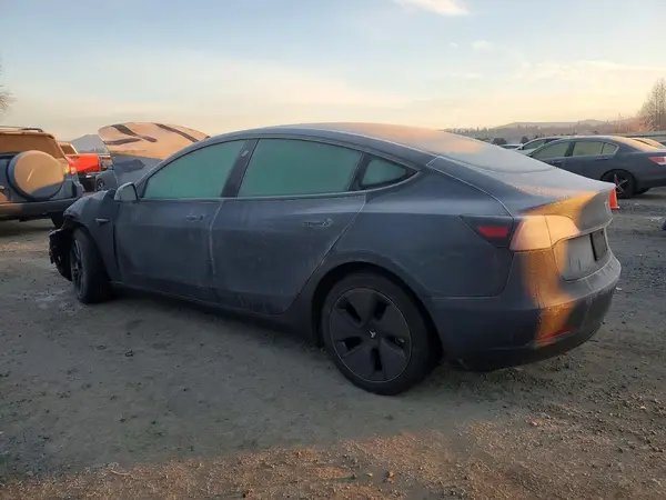 5YJ3E1EB8NF323235 2022 TESLA MODEL 3 - Image 2