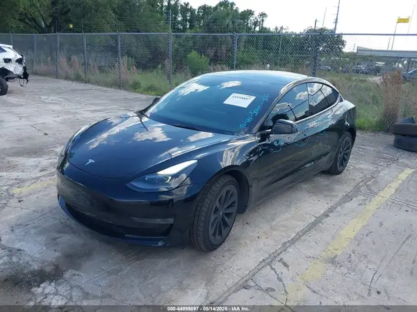 5YJ3E1EB8NF327270 2022 TESLA MODEL 3 - Image 2