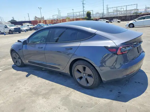 5YJ3E1EB8NF333411 2022 TESLA MODEL 3 - Image 2