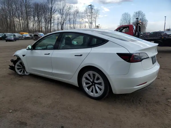 5YJ3E1EB8NF338169 2022 TESLA MODEL 3 - Image 2