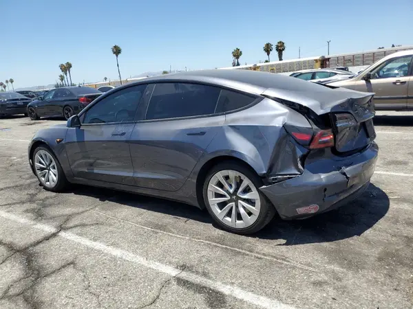 5YJ3E1EB8NF338186 2022 TESLA MODEL 3 - Image 2