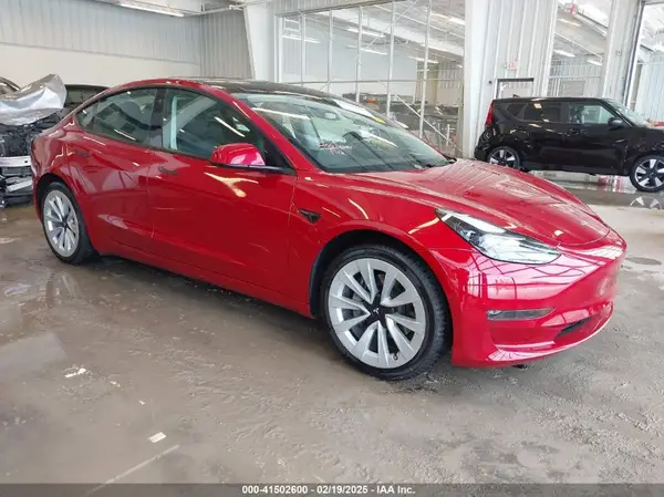 5YJ3E1EB8NF340052 2022 TESLA MODEL 3 - Image 1