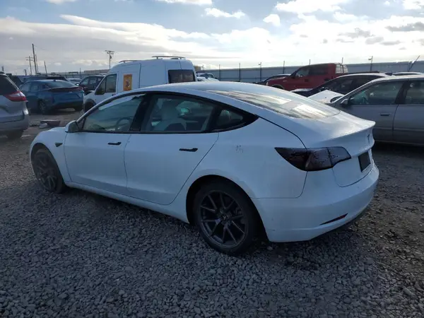 5YJ3E1EB8NF346577 2022 TESLA MODEL 3 - Image 2
