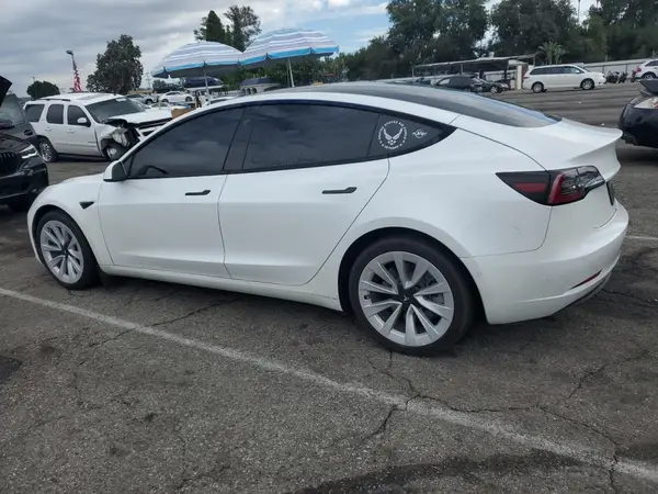 5YJ3E1EB8NF348006 2022 TESLA MODEL 3 - Image 2