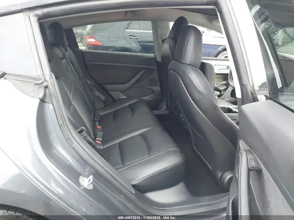 5YJ3E1EB8NF354677 2022 TESLA MODEL 3 - Image 8